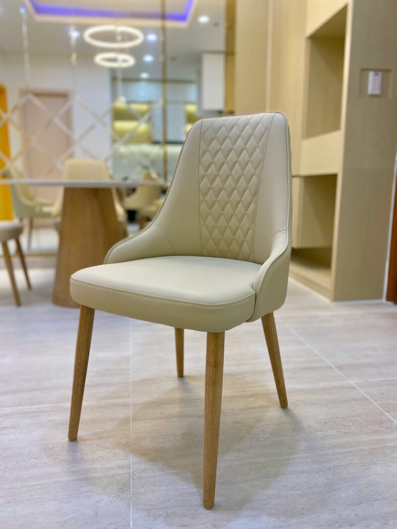 Ghế ăn chân gỗ tần bì – Bọc nệm da