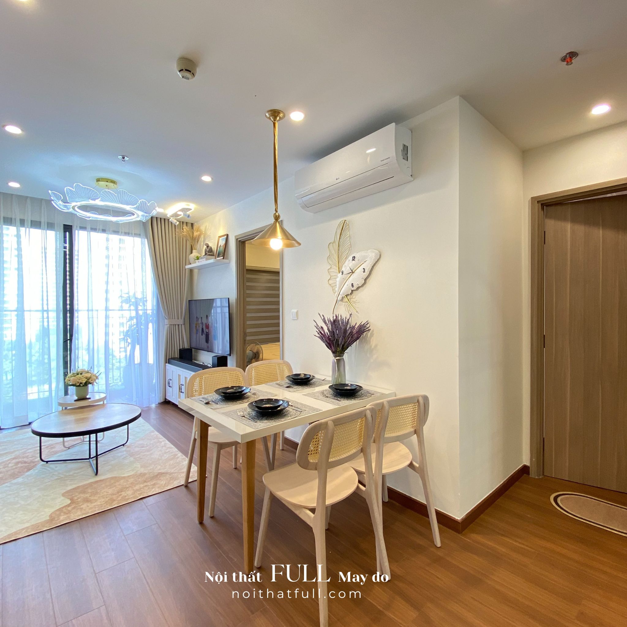 Đồng hồ Treo Tường Hình Lông Vũ YUYFCC Đồng hồ Treo Tường Hình Lông Vũ YUYFCC