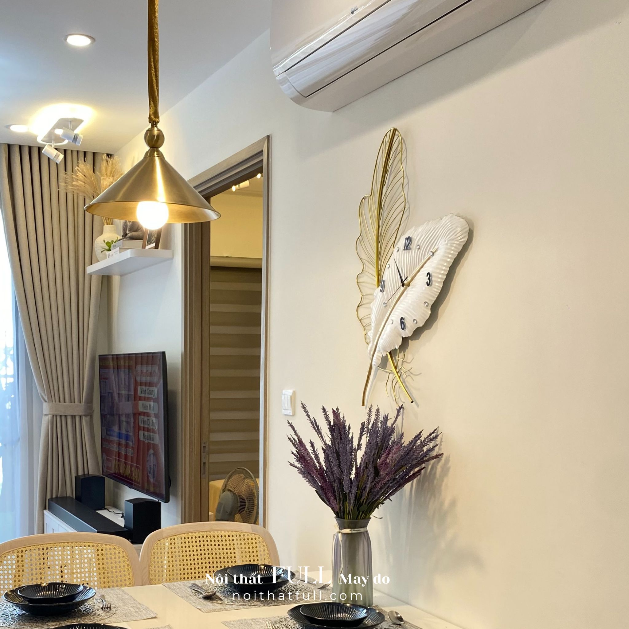 Đồng hồ Treo Tường Hình Lông Vũ YUYFCC Đồng hồ Treo Tường Hình Lông Vũ YUYFCC