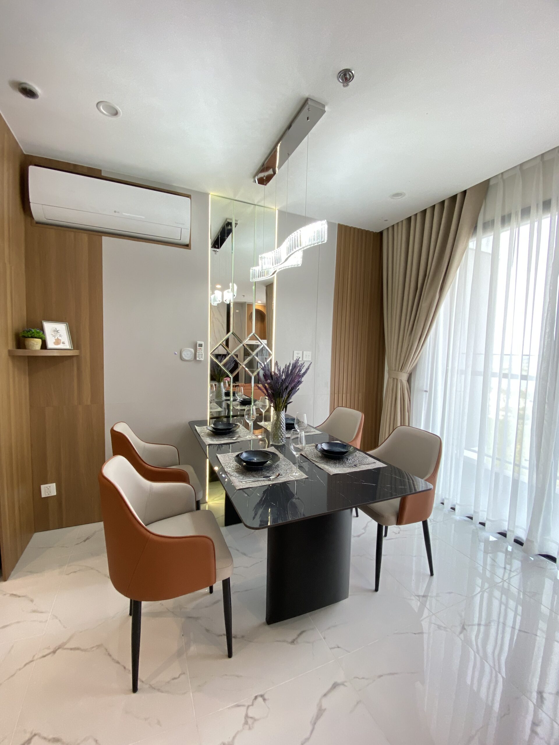 BỘ BÀN ĂN MẶT ĐÁ CERAMIC 1.6M – CHÂN SẮT SƠN TĨNH ĐIỆN BỘ BÀN ĂN MẶT ĐÁ CERAMIC 1.6M – CHÂN SẮT SƠN TĨNH ĐIỆN