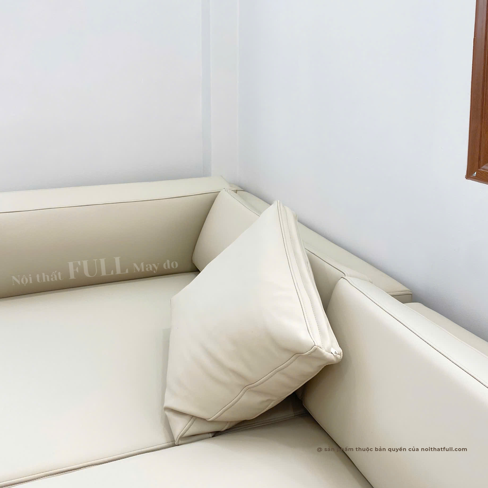 Sofa L da chống mực chân sắt mạ titan cao cấp – lựa chọn tối ưu cho không gian sống hiện đại Sofa L da chống mực chân sắt mạ titan cao cấp – lựa chọn tối ưu cho không gian sống hiện đại