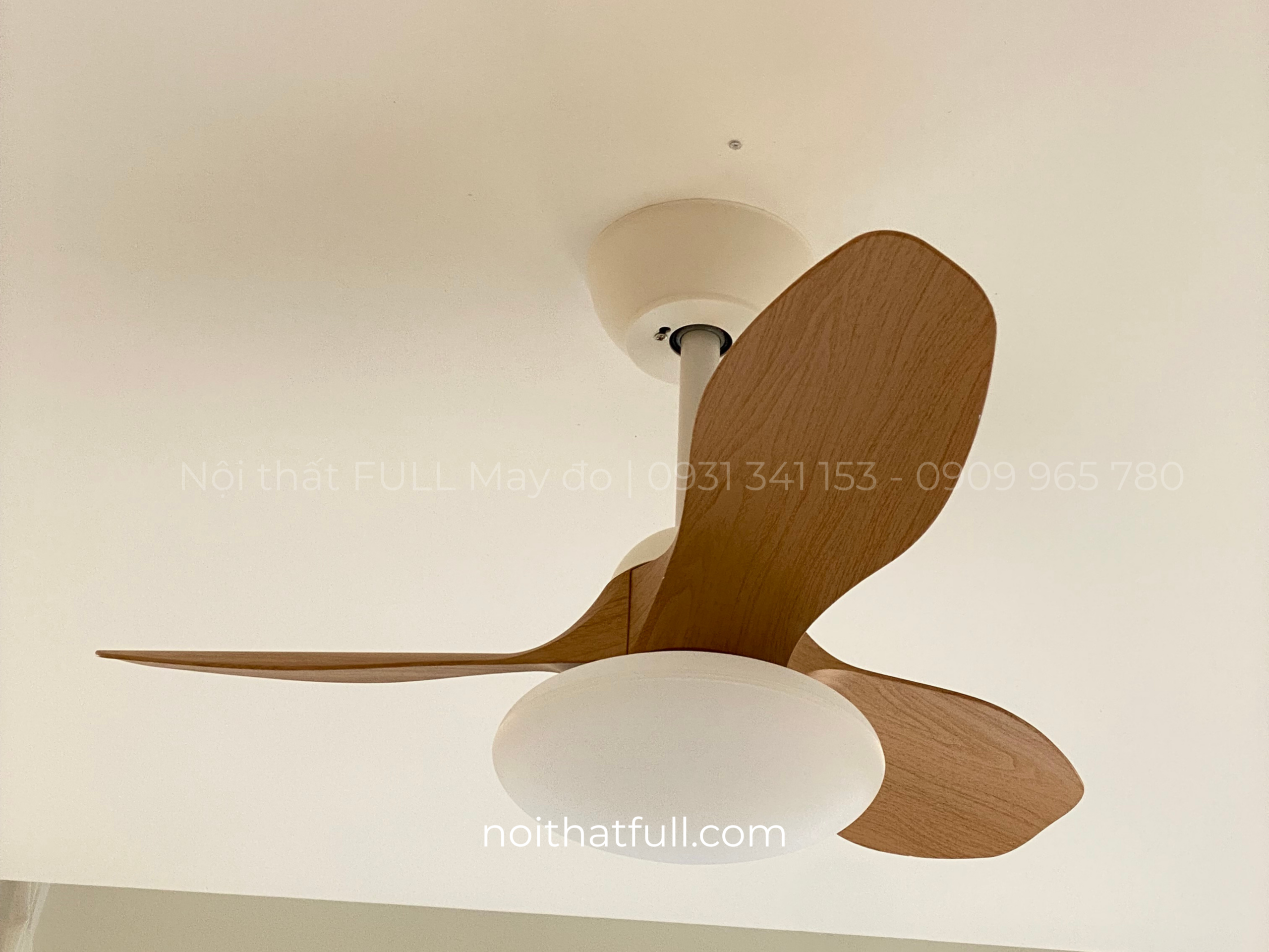 Quạt cánh mini có đèn led 3 màu | DH-QT002 Quạt cánh mini có đèn led 3 màu | DH-QT002